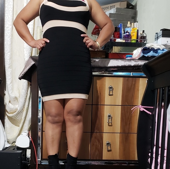 BEBE BLACK/CREAM ELASTIC BODYCON DRESS SIZE MEDIUM - Picture 5 of 8